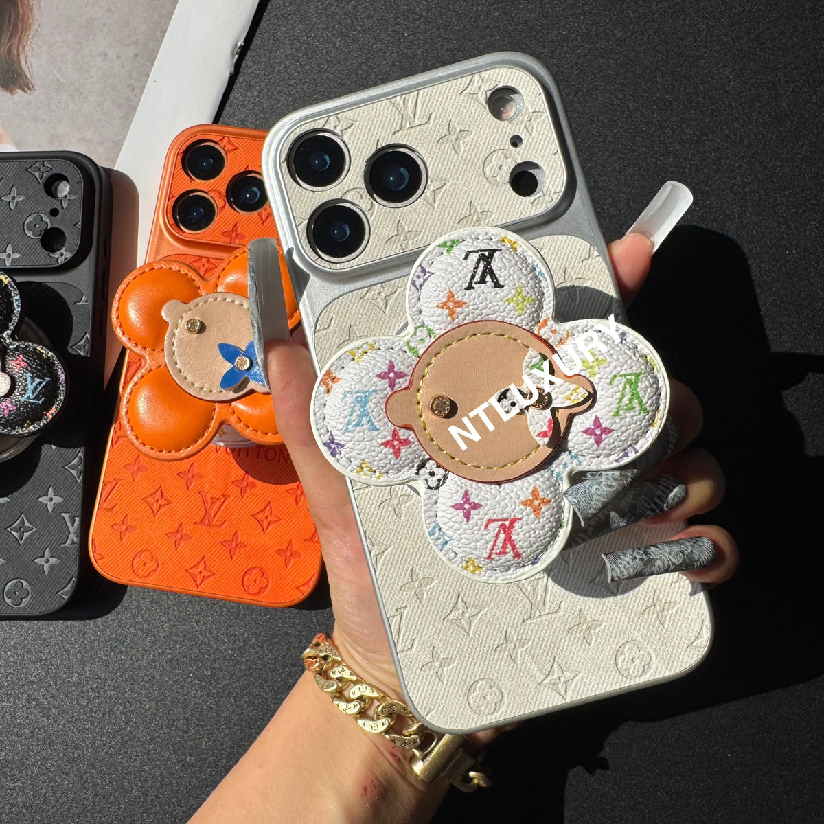 Orange Juice Denim Love Handyhülle mit Magsafe Halter (Wood Doll)