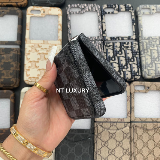 Étui floral vintage avec poche pour Z-Flip (treillis noir)