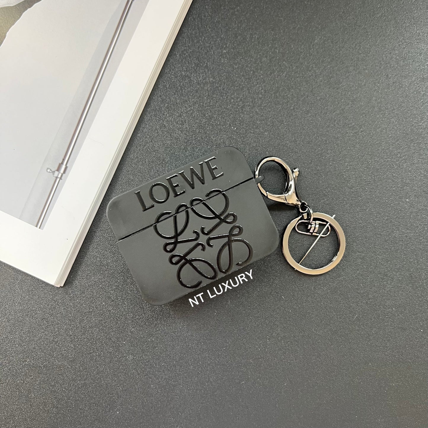 Schwarzes trendiges AirPods Case (L)
