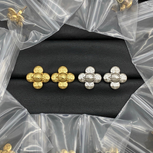 Vivian Love Earrings Stud