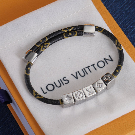 Love Bracelet E9820