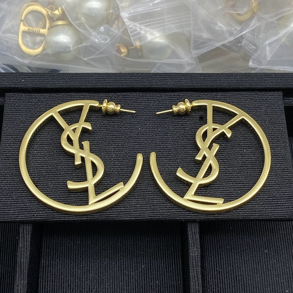 Hollow Out Yes Hoop Earrings