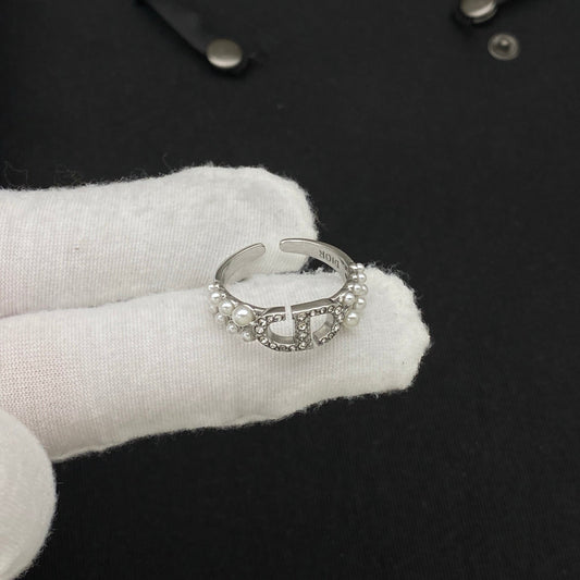 Dove Pearl Girl Design Ring