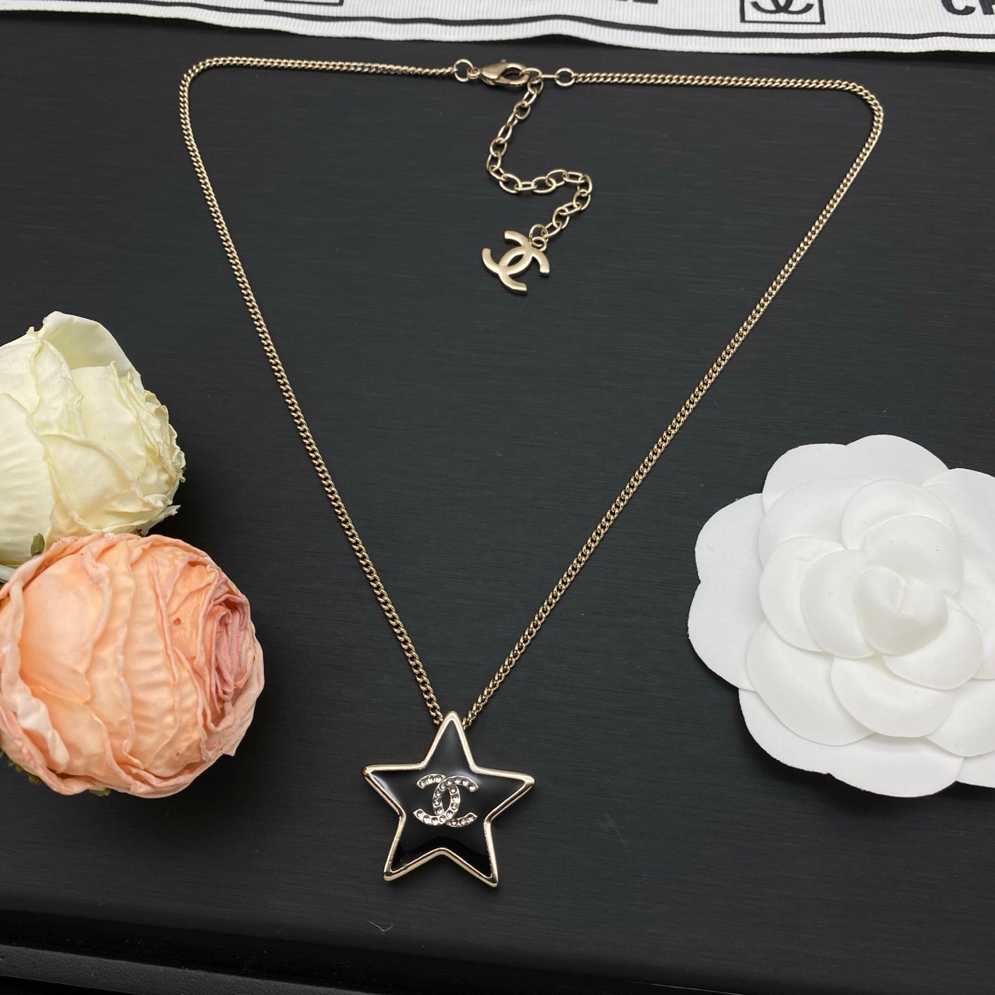 Cool Star Girl Sweater Chain Necklace