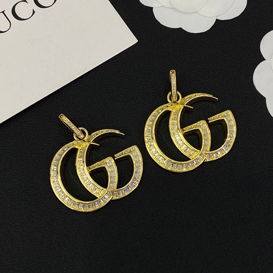 Good Glitter Shine Design 4 Set ( Earrings+Bracelet + Brooch +Necklace)- Gold