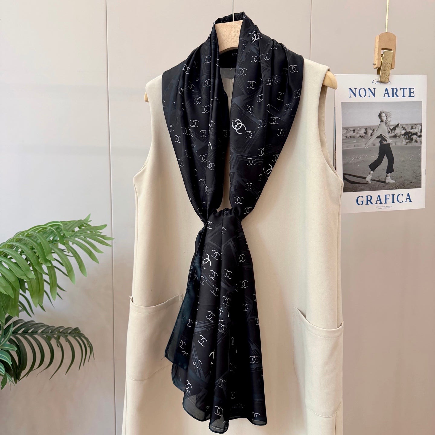 Full CC Silk Long Scarf (Black)
