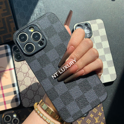 Traditional Phone Case with Camera Protection (Black Latticed)