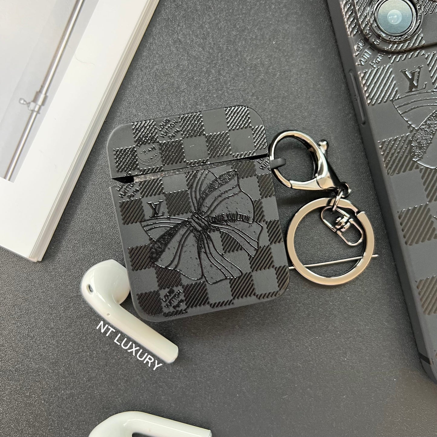 Black Trendy Airpods Case (Bowknot Love )