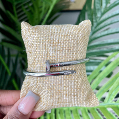 Bracelet clous argentés