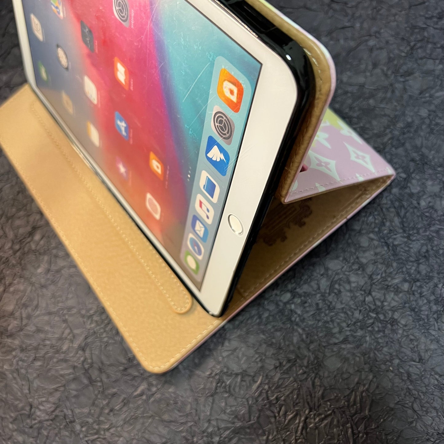 Jolie coque fantaisie pour iPad (Ombre Amour)