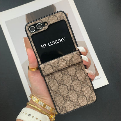 Coque Samsung motifs floraux traditionnels pour la série Z-Flip