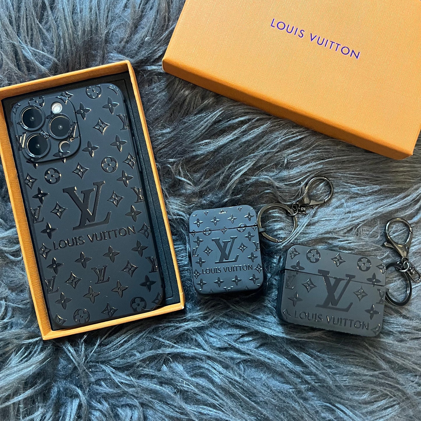 Black Trendy Phone Case ( Big Love)