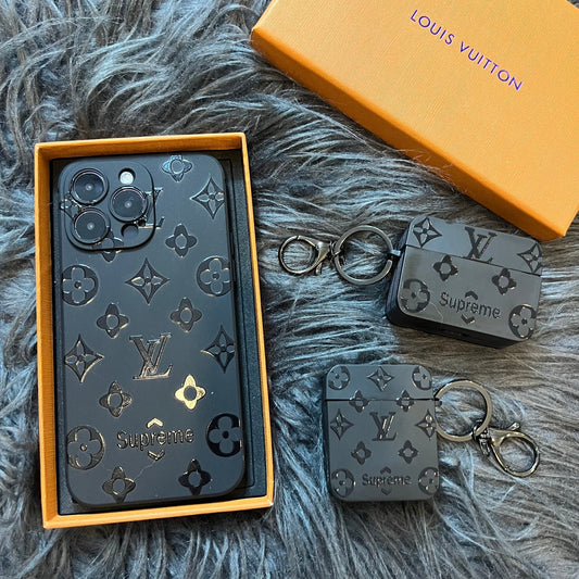 Schwarze Trendy Airpods Hülle ( Full M Love)