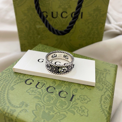 Bague en argent entrelacée