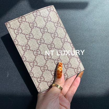 Portefeuille de passeport avec motif floral et boîte