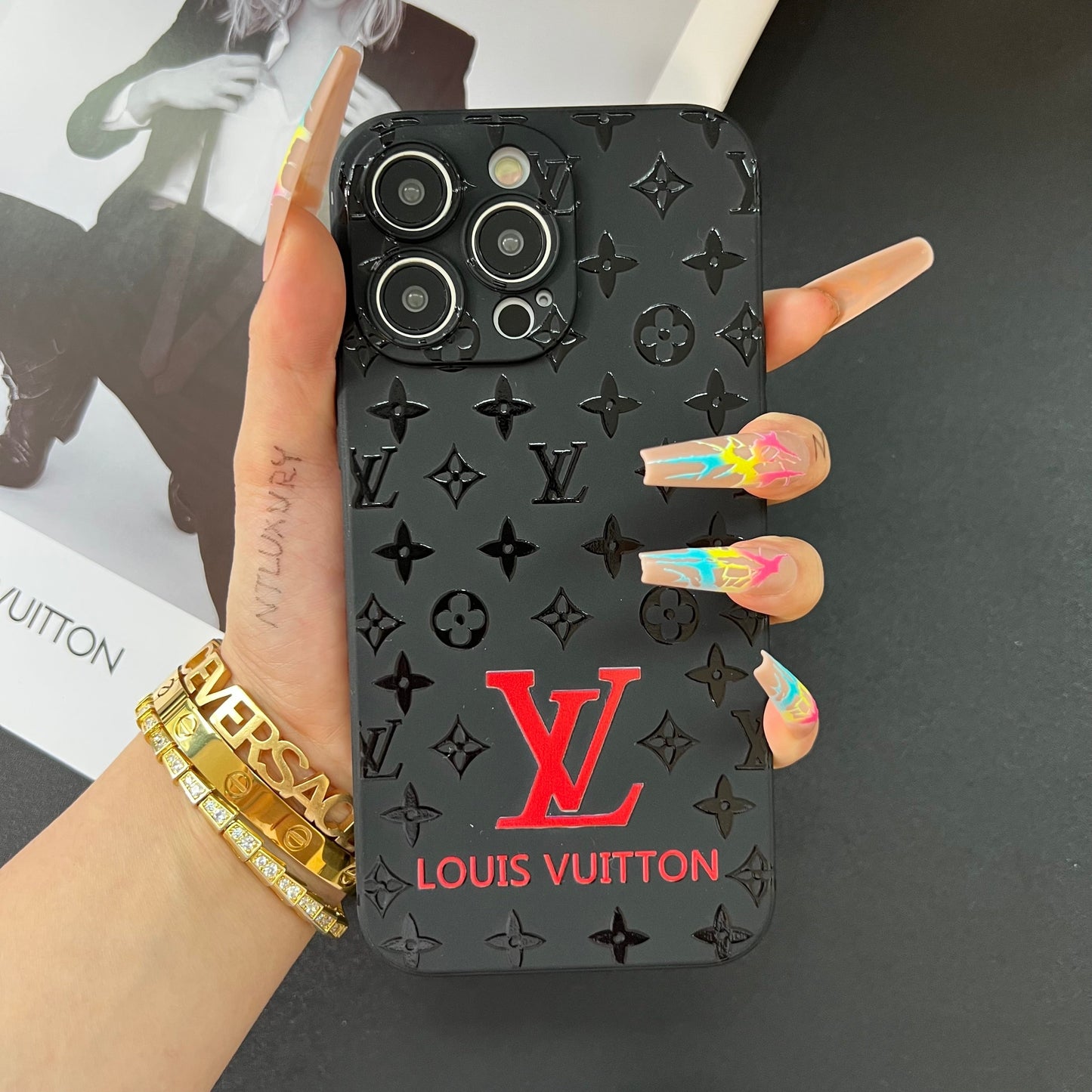 Black Trendy Phone Case ( Big Love)