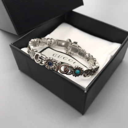 Bracelet au design unique et de bonne qualité