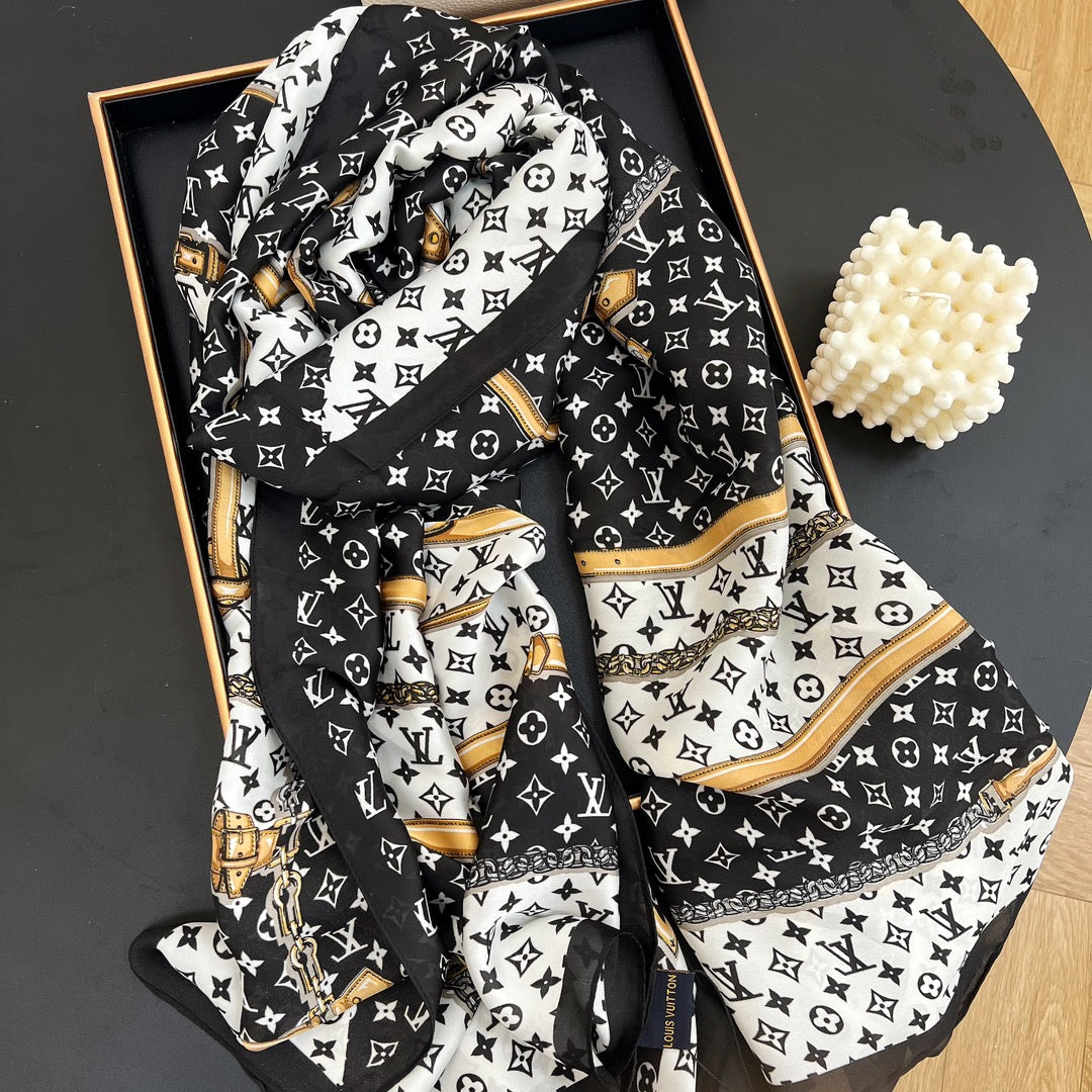 Traditional Love Long Scarf (Black & White)