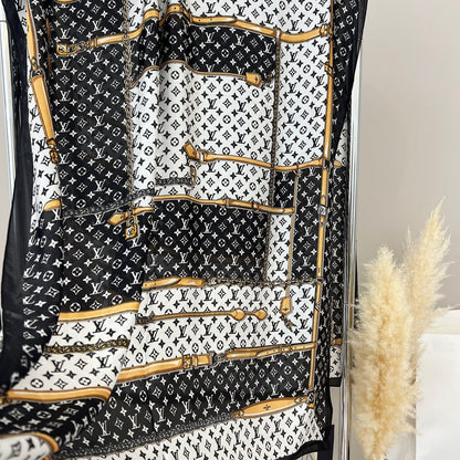 Traditional Love Long Scarf (Black & White)