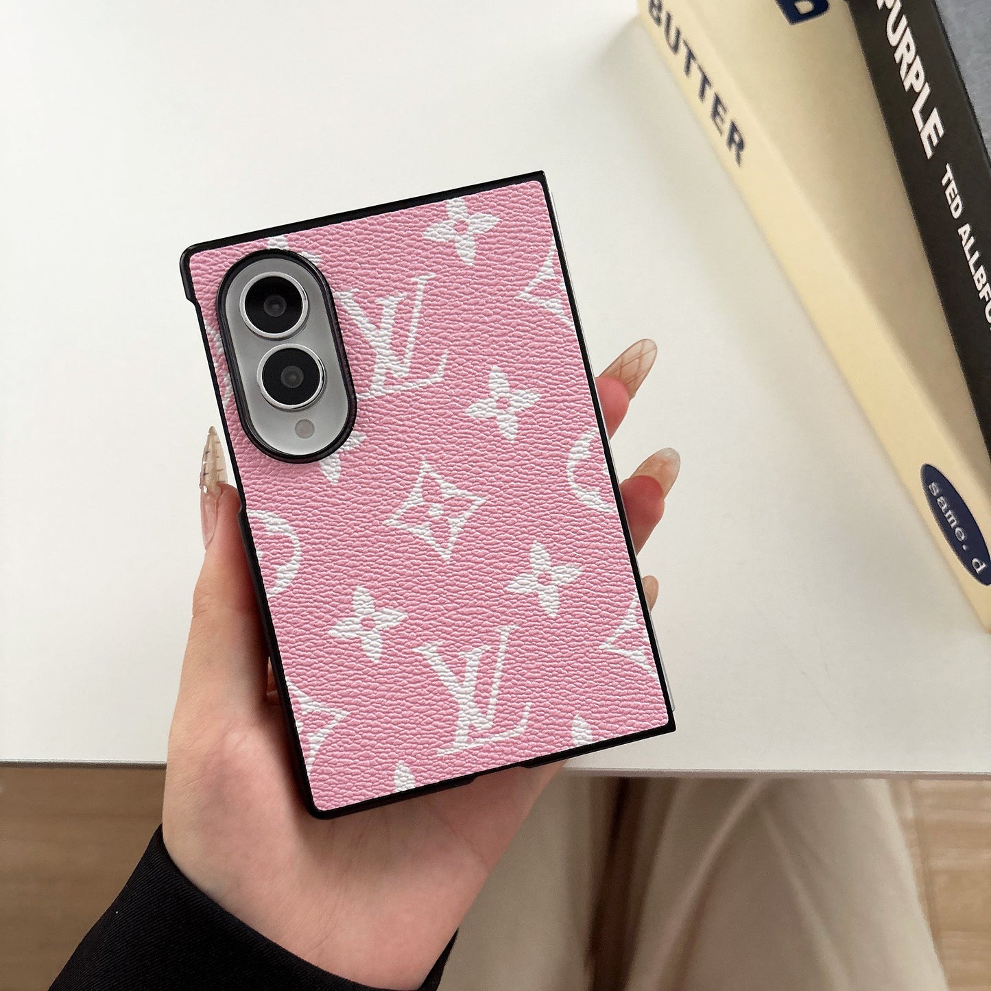 Traditional Floral Design For Z-Flip Series