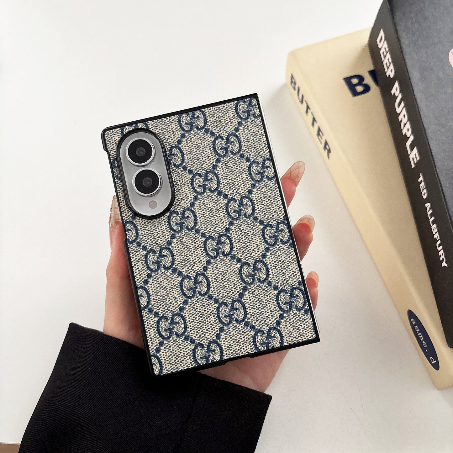 Traditional Floral Design For Z-Flip Series