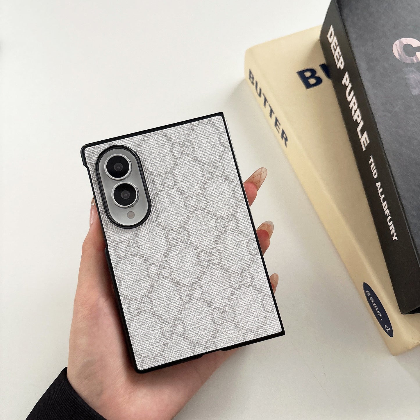 Traditional Floral Design For Z-Flip Series