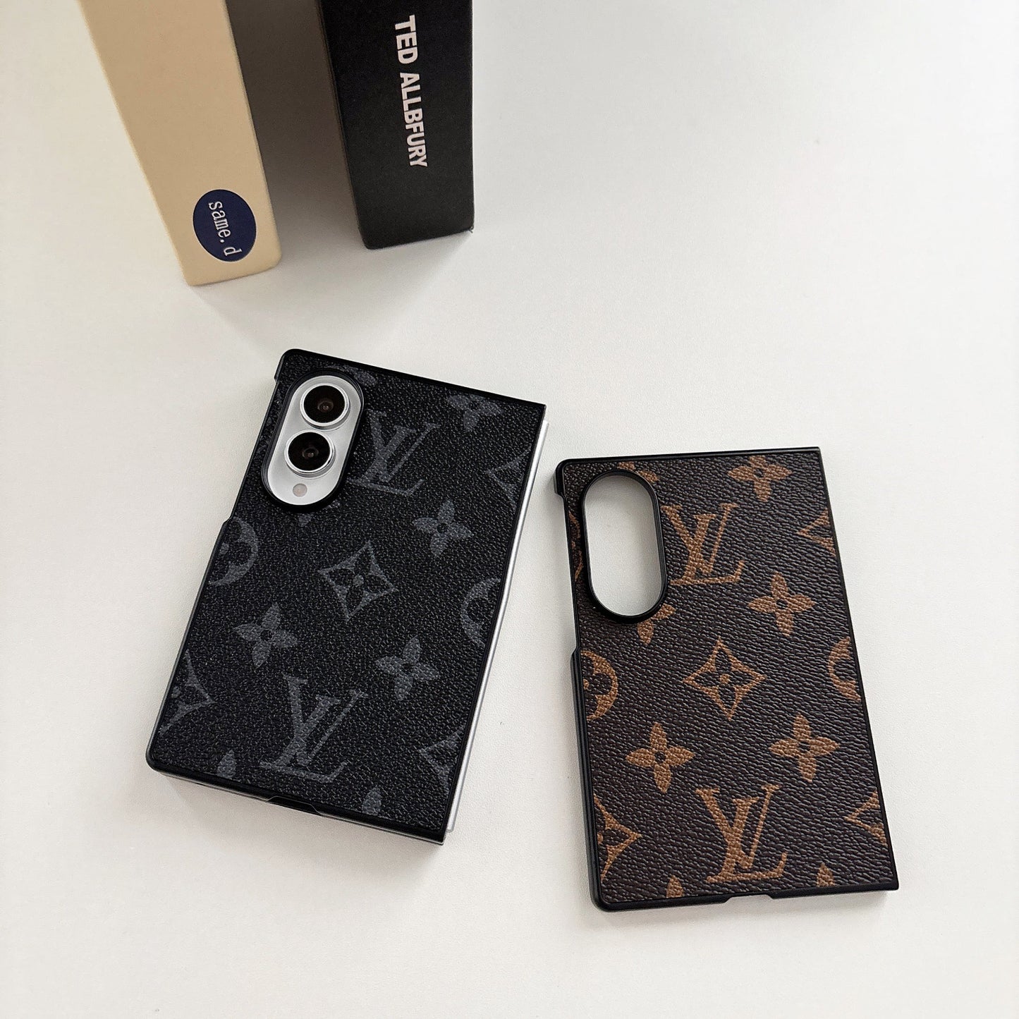 Traditional Floral Design For Z-Flip Series