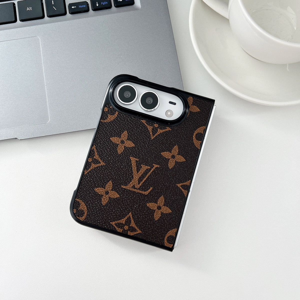 Traditional Design Phone Case For iPhone Duo