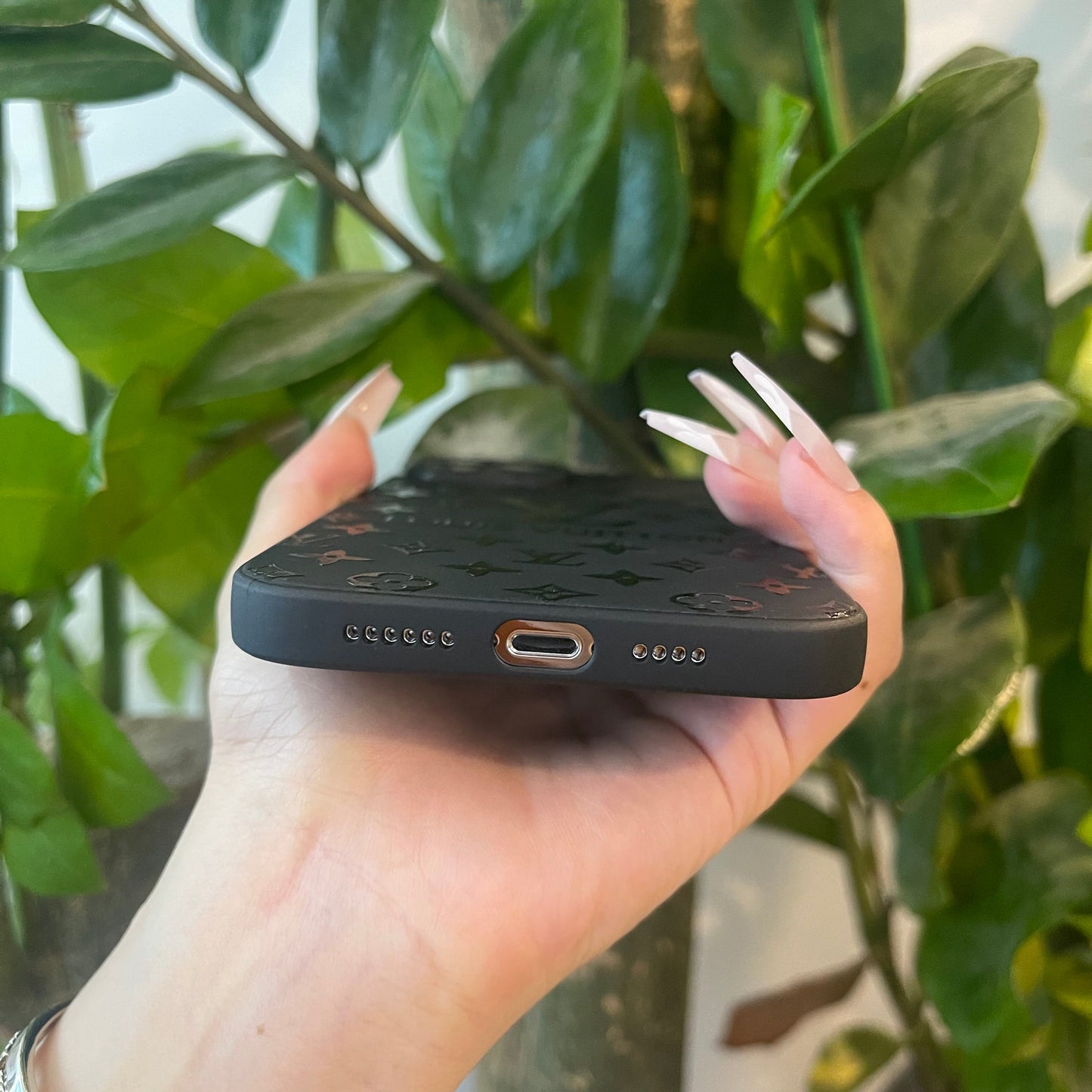 Black Trendy Phone Case ( Big Love)