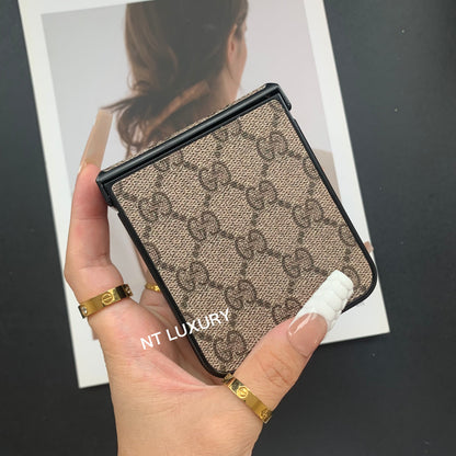 Coque Samsung motifs floraux traditionnels pour la série Z-Flip