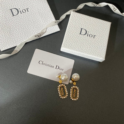 Quadratische Perlen-Diamant-Ohrringe