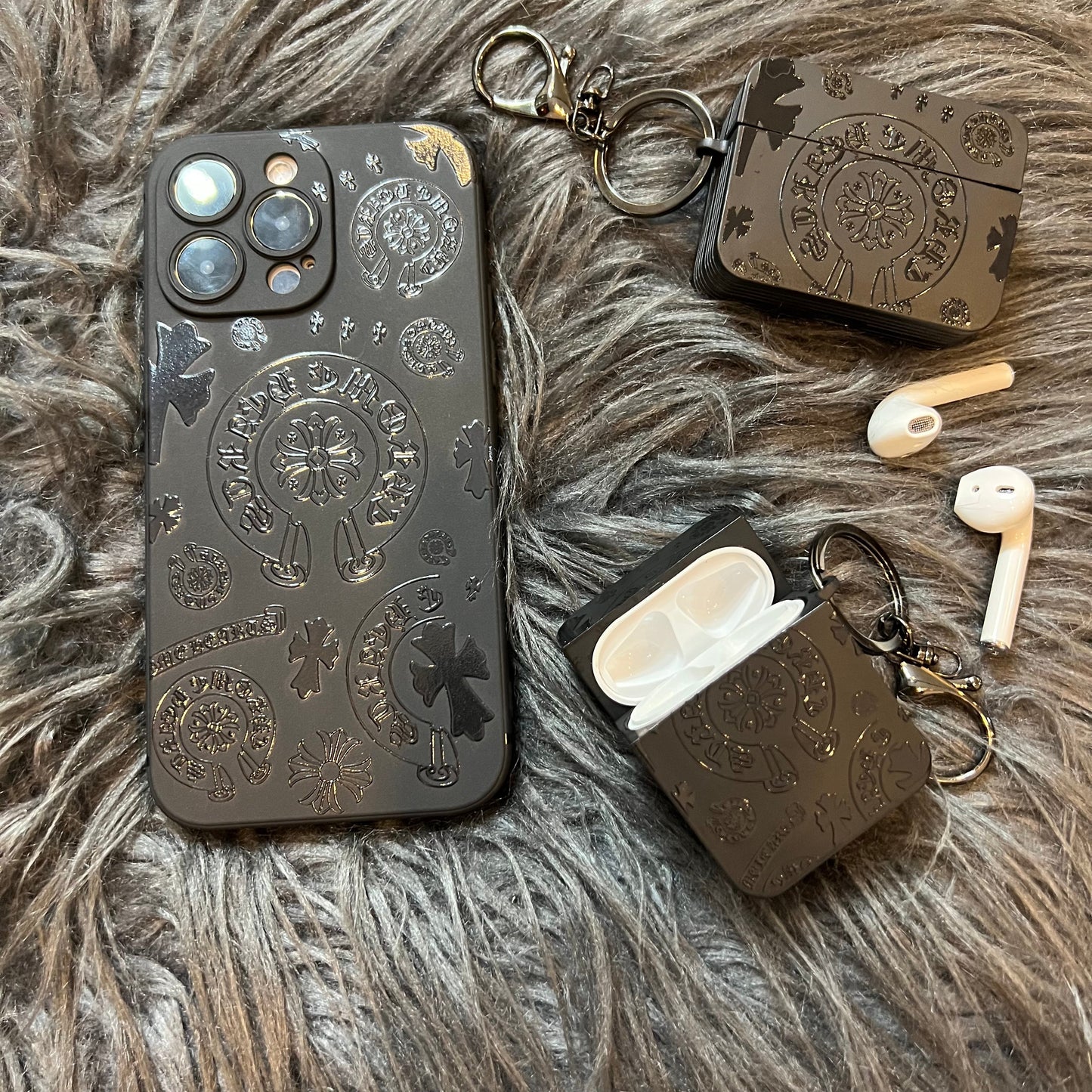 Schwarze trendige Airpods Hülle (Herz-Spaß)