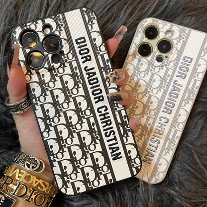 Étui de téléphone doré avec protection d'objectif