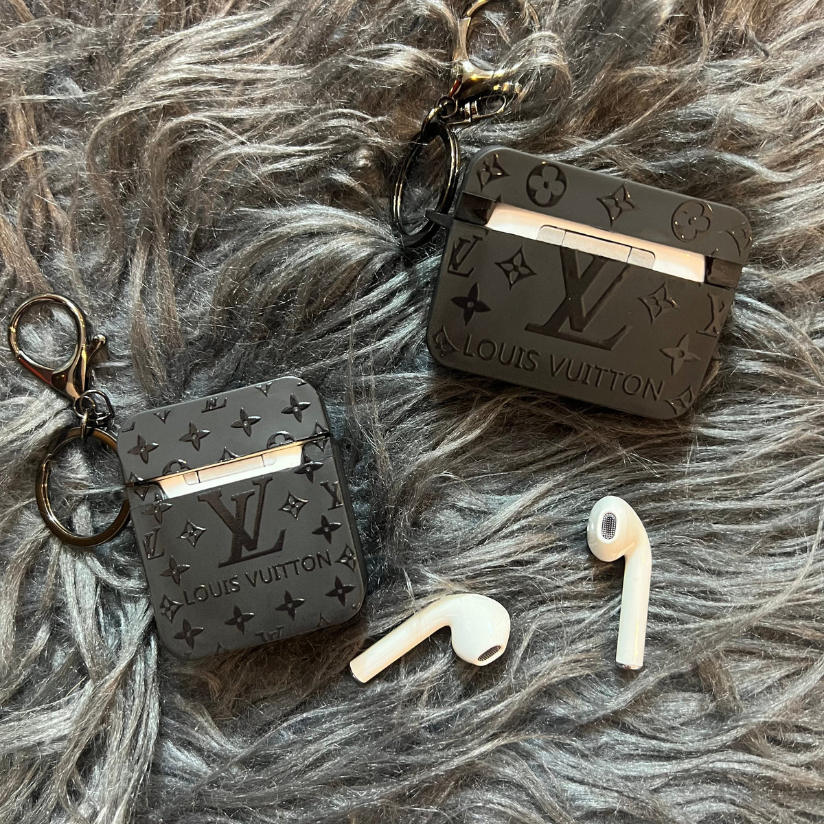 Schwarze trendige Airpods Hülle (Big Love)