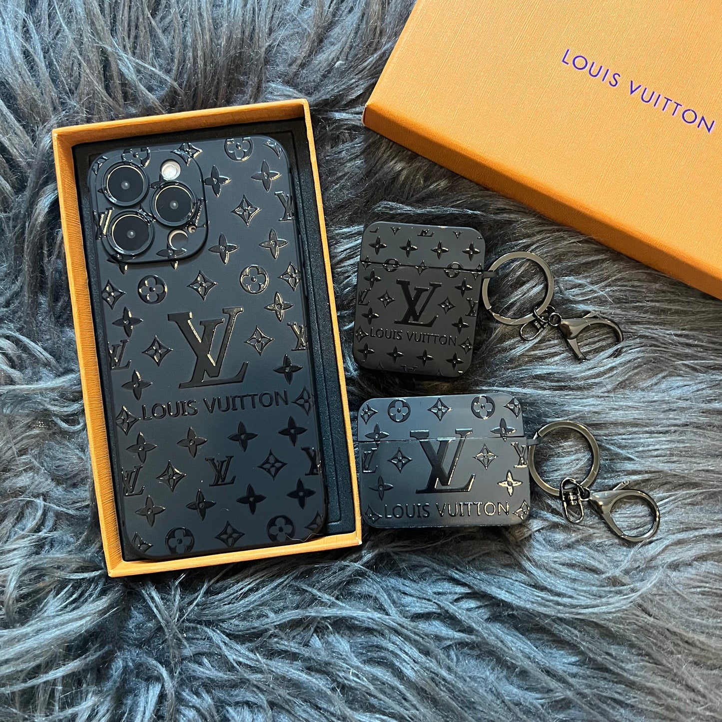 Black Trendy Phone Case ( Big Love)