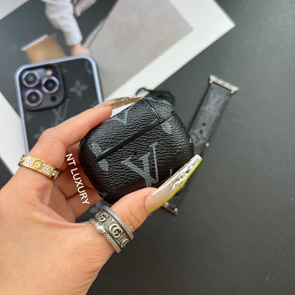 Coque AirPods Traditional Touch (Black Love)
