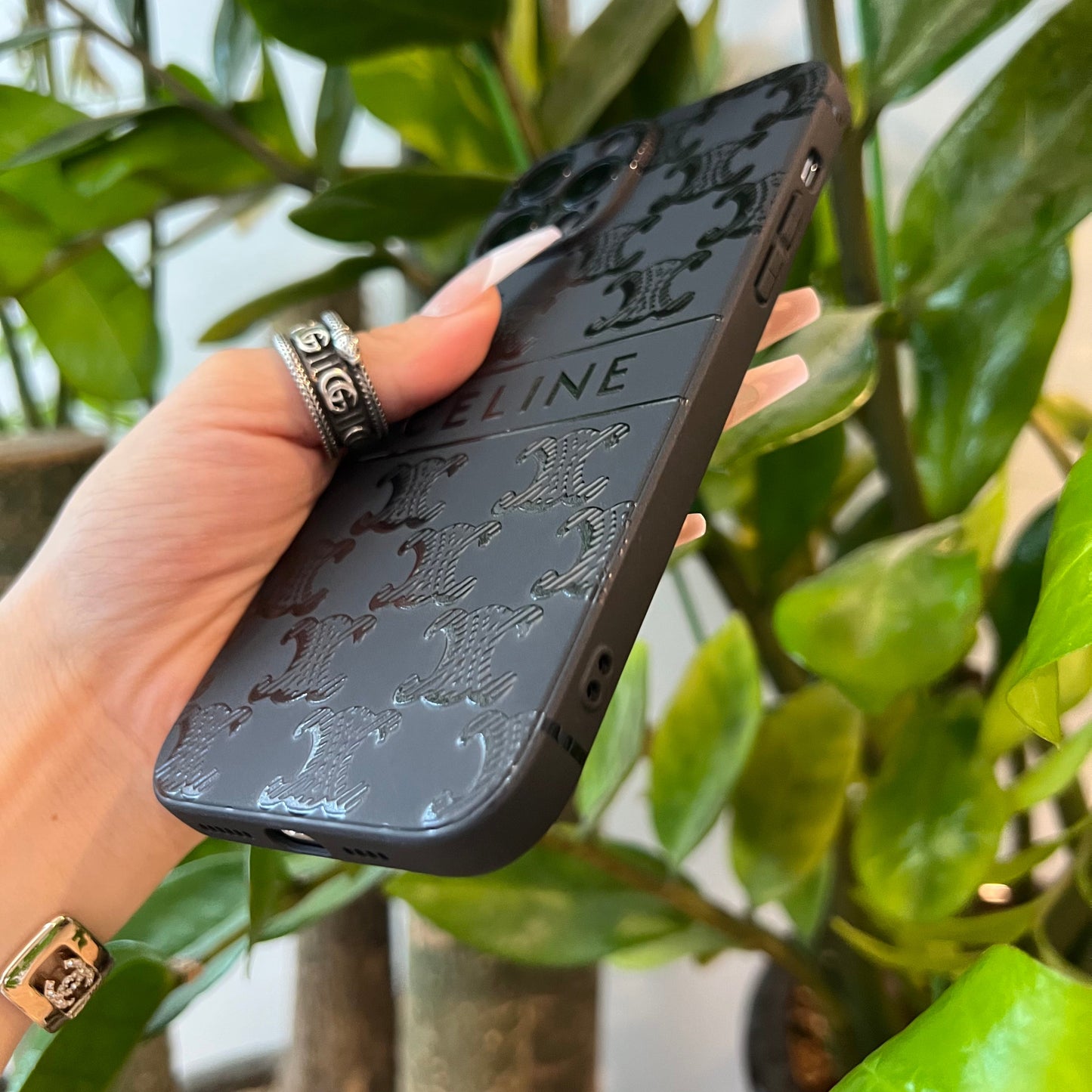 Coque de téléphone noire tendance (CL moyen)