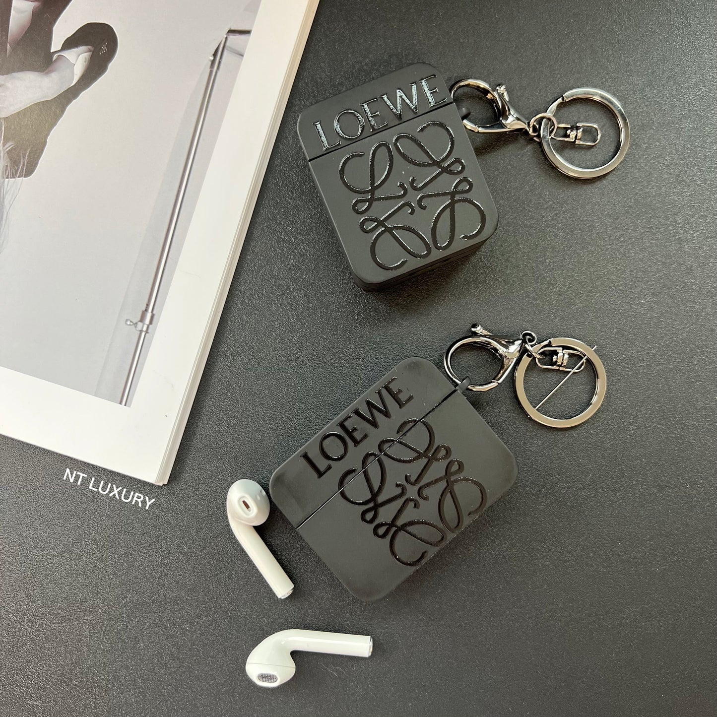 Schwarzes trendiges AirPods Case (L)