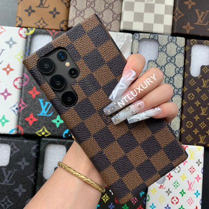Traditional Love Samsung Case (Brown Latticed)