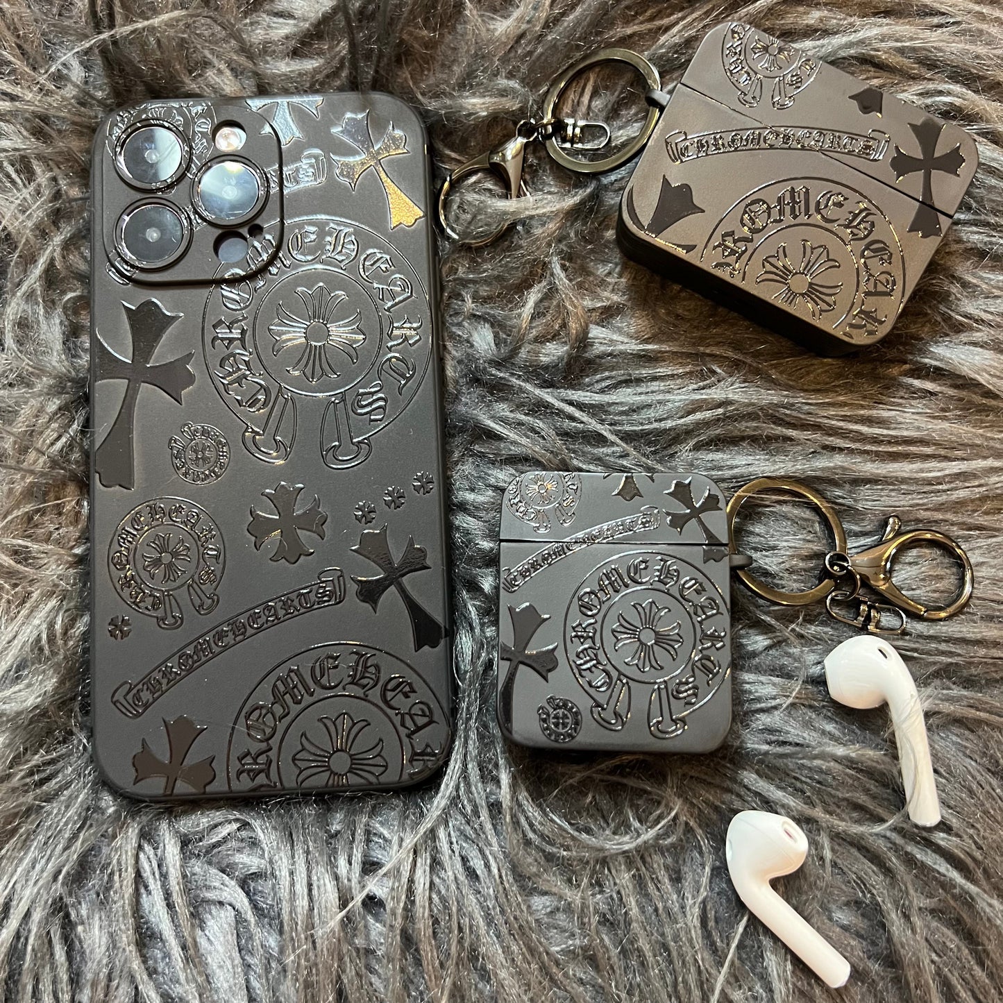 Schwarzes, trendiges Airpods Case (Volles Herz)
