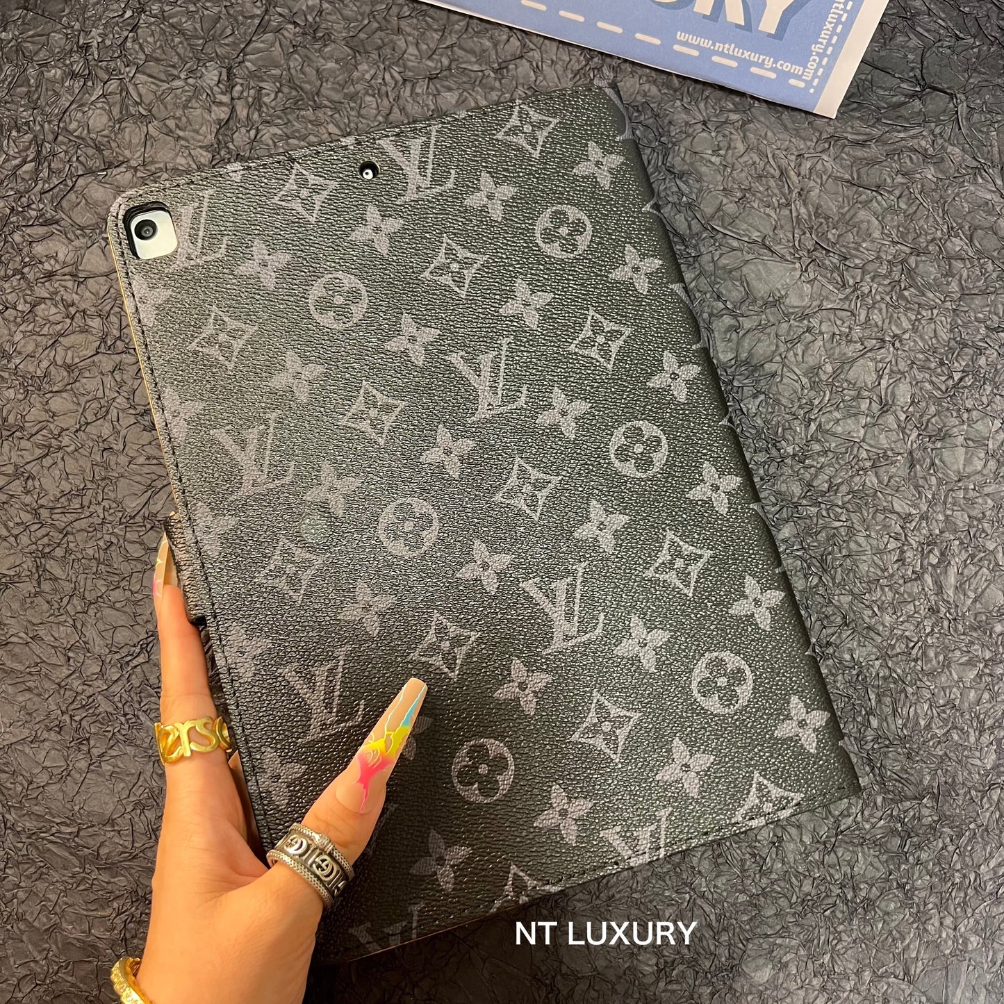 Cute Fancy iPad Case (Black Love)