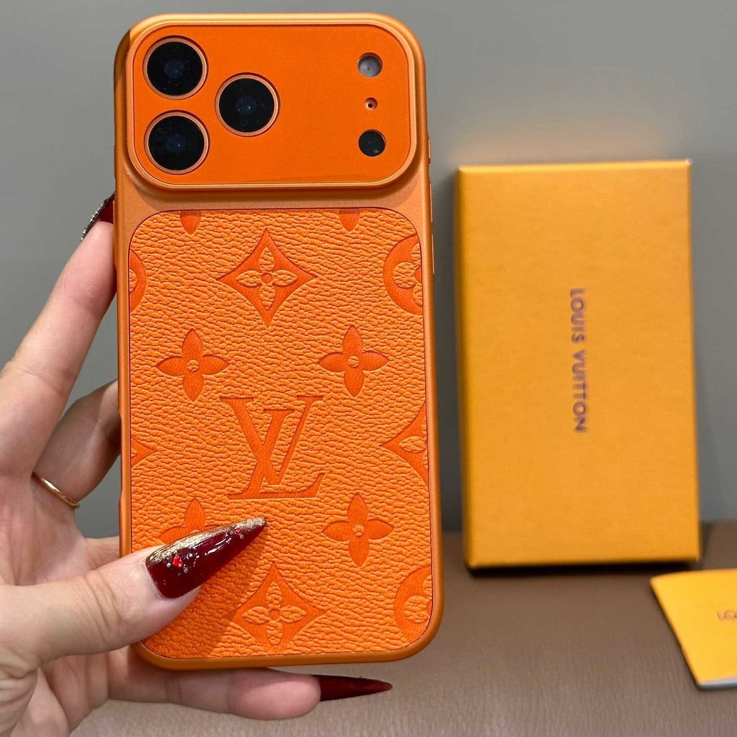 Orangensaft-Handyhülle im ausgefallenen Design