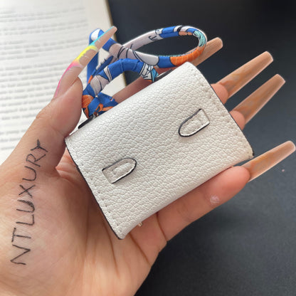 Cute Coin Minimalistischer Anhänger (Schwarz)