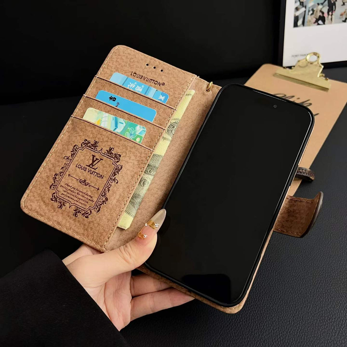 Traditional Phone Case With Purse Design