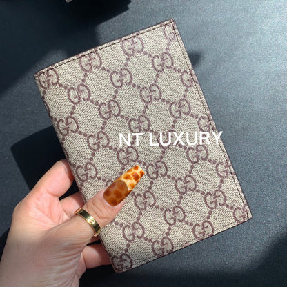 Portefeuille de passeport avec motif floral et boîte