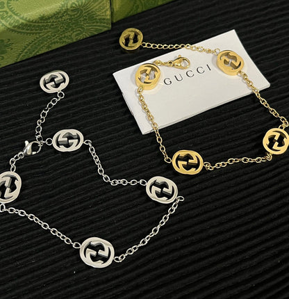 Bracelet élégant avec la lettre G