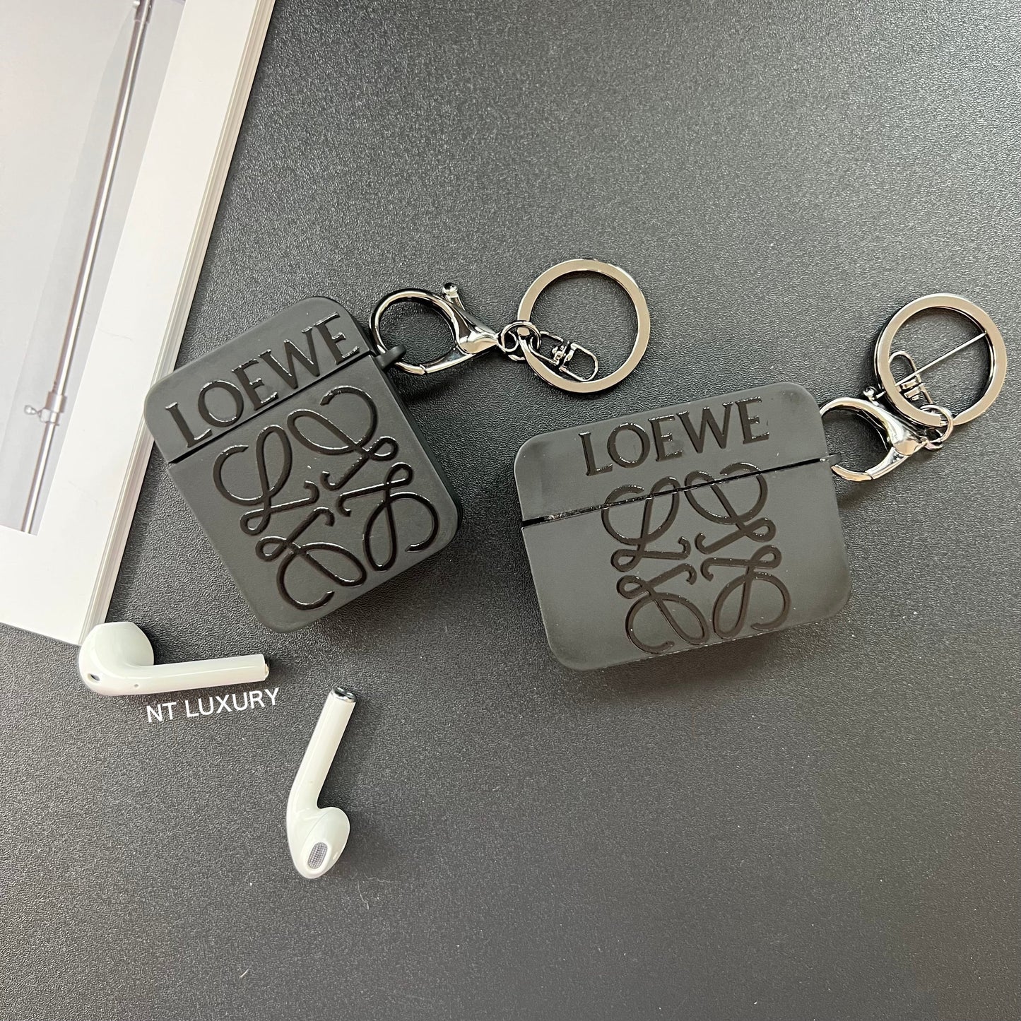 Schwarzes trendiges AirPods Case (L)