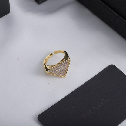 Bague ouverte triangle diamant mode