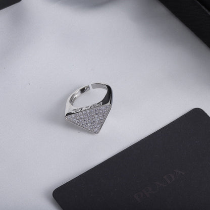 Bague ouverte triangle diamant mode