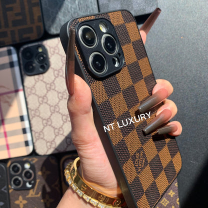 Traditional Phone Case with Camera Protection (Brown Latticed)